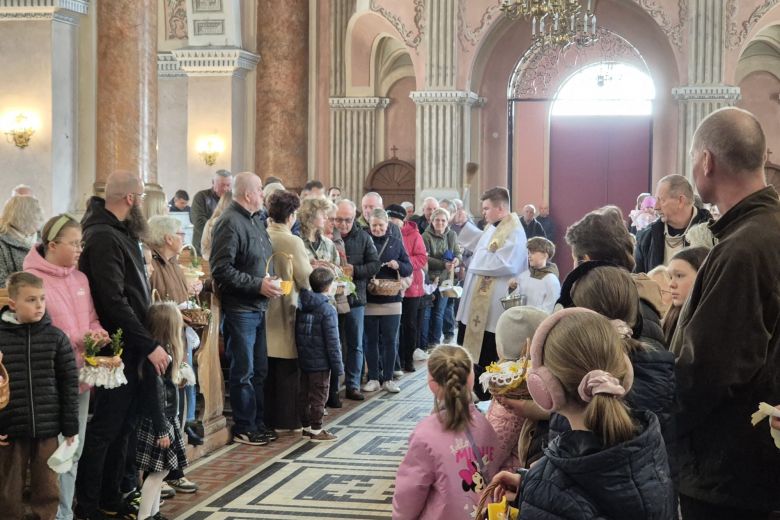 04.04.2026 - święcenie pokarmów w Wielką Sobotę