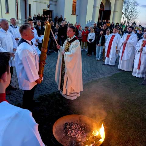 19.04.2025r.  - Wigilia Paschalna - liturgia światła