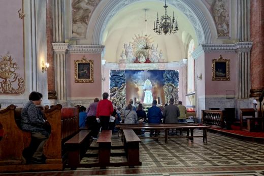 2025r. - Adoracja w czasie Triduum Paschalnego